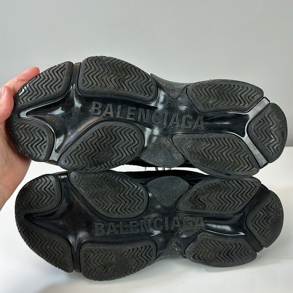 Balenciaga Triple S Sneakers Size 41/8 Authenticated - Picture 9 of 16